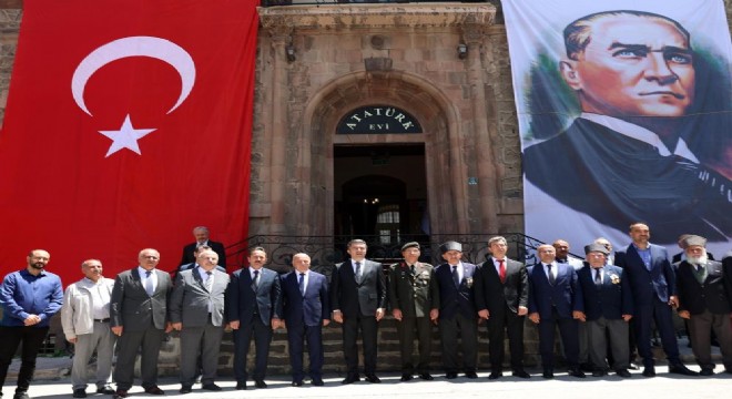 ‘Milli Mücadele meşalesi Erzurum’dan yakıldı’